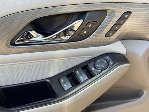 Used 2019 Chevrolet Traverse Premier w/ Driver Confidence II Package image 17