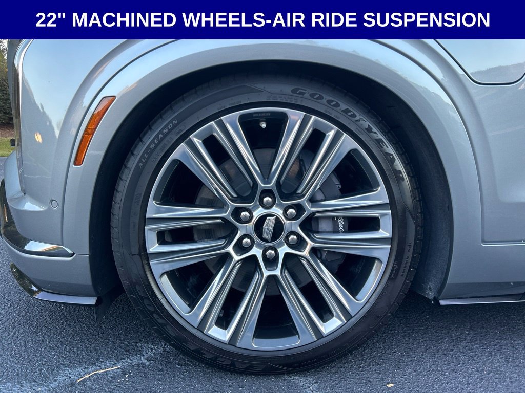 Used 2026 Cadillac Vistiq Platinum AWD/4WD image 11