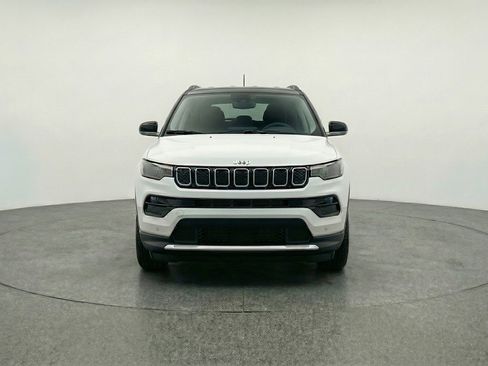 Used 2025 Jeep Compass Limited AWD/4WD image 2