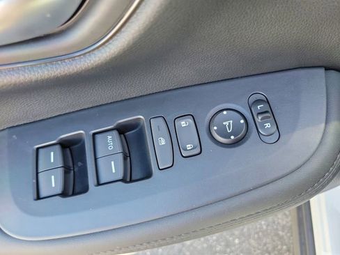 New 2026 Honda HR-V LX image 17