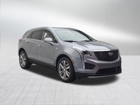 Certified 2023 Cadillac XT5 Premium Luxury AWD/4WD image 3