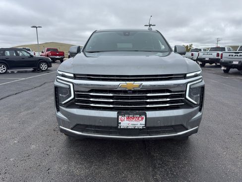 Used 2025 Chevrolet Tahoe LT AWD/4WD image 2