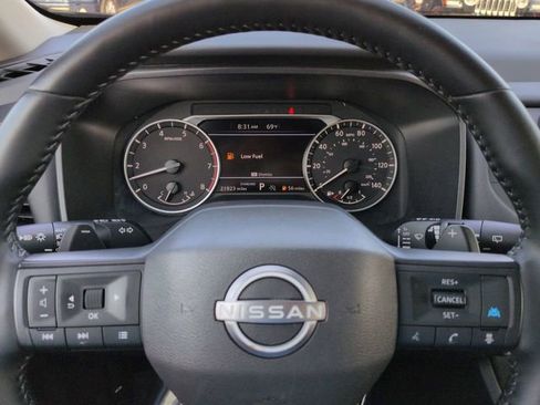 Used 2025 Nissan Rogue SV FWD image 31