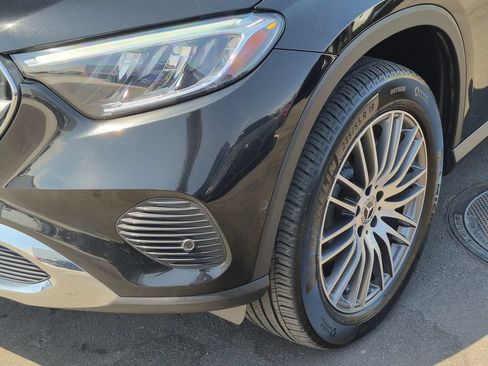 Used 2024 Mercedes-Benz GLC 300 4MATIC image 24