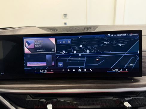 Used 2024 BMW X5 xDrive40i w/ M Sport Package image 24