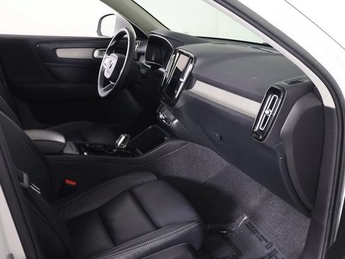 Used 2023 Volvo XC40 B5 Plus w/ Protection Package Premier AWD/4WD image 27