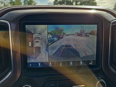 Used 2019 Chevrolet Silverado 1500 High Country image 31