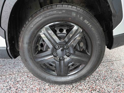 Certified 2023 Toyota Corolla Cross L AWD/4WD image 30