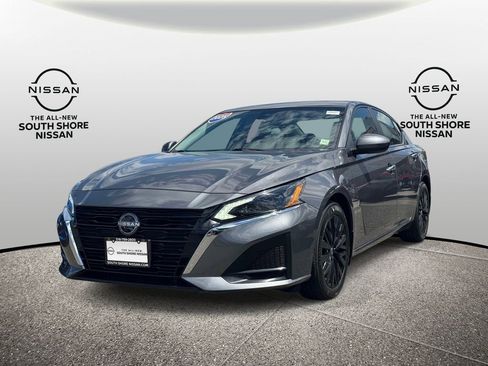 Used 2025 Nissan Altima 2.5 SV w/ SV Special Edition Package FWD image 4