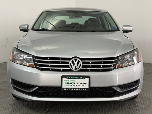 Used 2015 Volkswagen Passat 1.8T Limited Edition FWD image 2