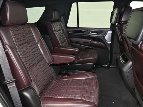 Used 2021 Cadillac Escalade Sport Platinum image 17