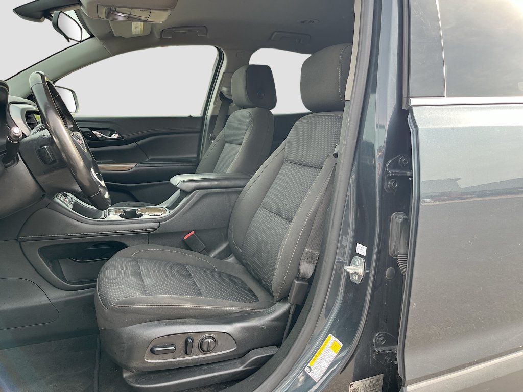 Used 2020 GMC Acadia SLE w/ Driver Convenience Package FWD image 20