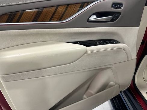Used 2022 Cadillac Escalade ESV Sport Platinum image 27
