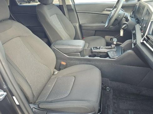 Used 2025 Kia Sportage LX image 6