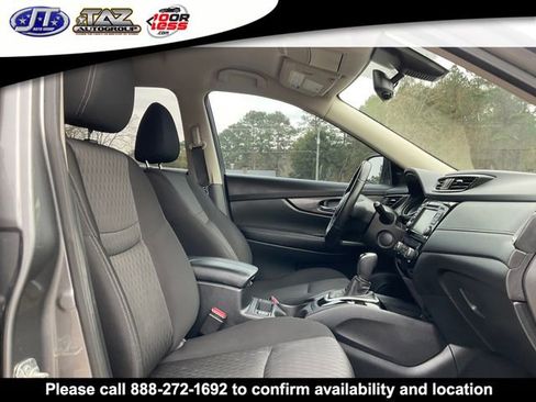 Used 2019 Nissan Rogue SV image 10