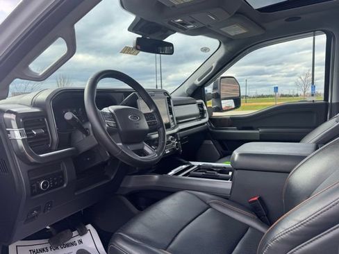 Used 2025 Ford F350 Lariat w/ Lariat Ultimate Package AWD/4WD image 8