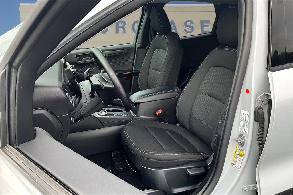 Used 2025 Ford Escape Active FWD image 23