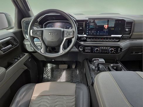 Used 2025 Chevrolet Silverado 1500 ZR2 image 19