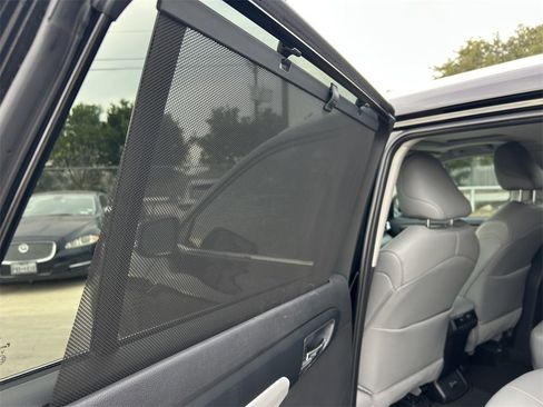 Used 2024 Toyota Highlander LE image 18