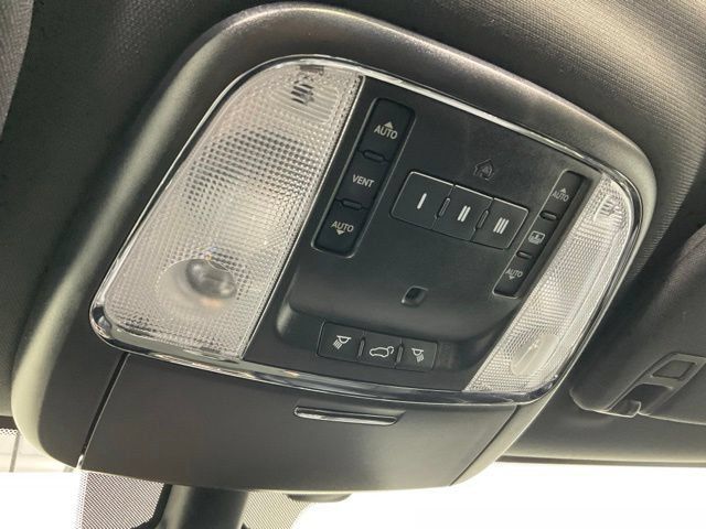 Used 2017 Jeep Grand Cherokee Overland AWD/4WD image 16