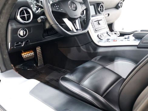 Used 2012 Mercedes-Benz SLS AMG Coupe image 28