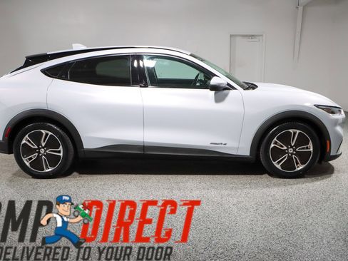 Used 2022 Ford Mustang Mach-E Select image 6