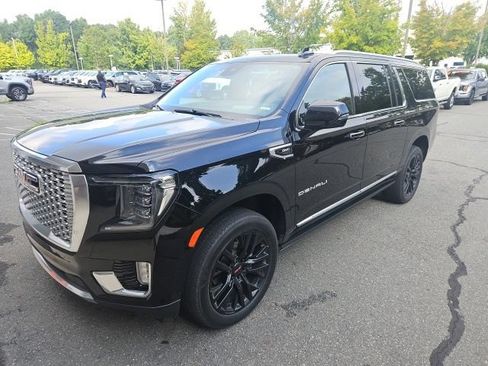 Used 2023 GMC Yukon XL Denali w/ LPO, Floor Liner Package AWD/4WD image 1