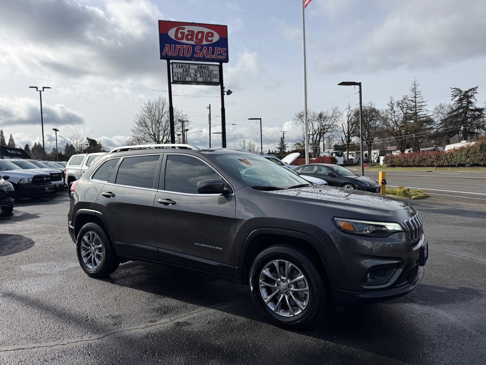 Used 2019 Jeep Cherokee Latitude Plus w/ Comfort/Convenience Group AWD/4WD image 12