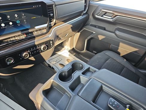 Used 2023 Chevrolet Silverado 1500 LT AWD/4WD image 22