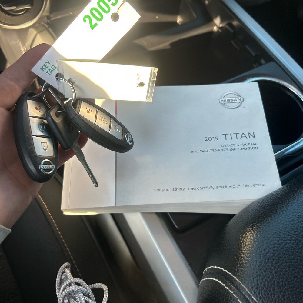 Used 2019 Nissan Titan PRO-4X AWD/4WD image 26