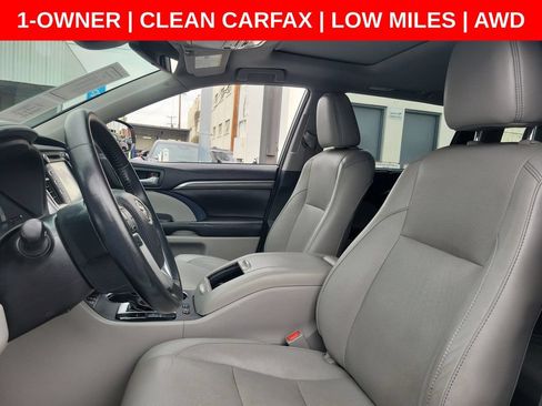 Used 2017 Toyota Highlander Limited w/ Carpet Mat Package AWD/4WD image 23