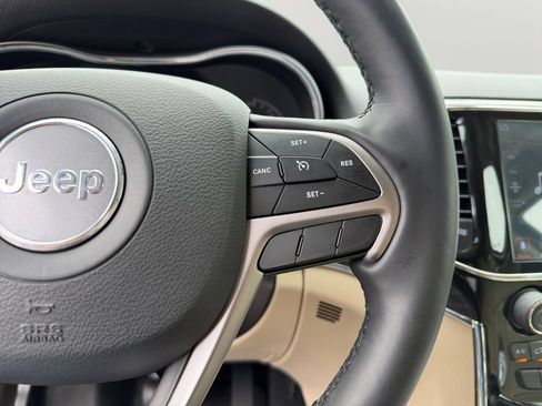 Used 2021 Jeep Grand Cherokee Limited AWD/4WD image 20