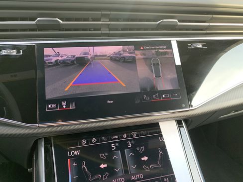 New 2026 Audi SQ8 Prestige image 23