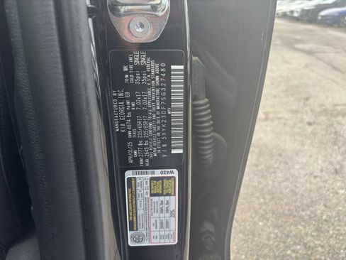 Used 2025 Kia Sportage LX FWD image 23