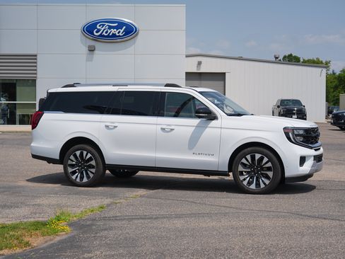 Used 2025 Ford Expedition Max Platinum w/ Driver's Package AWD/4WD image 2
