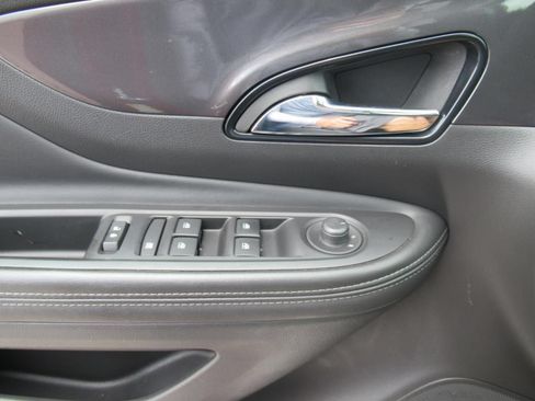 Used 2022 Buick Encore Preferred w/ Safety Package FWD image 21