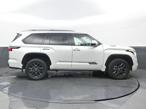 Used 2025 Toyota Sequoia Platinum AWD/4WD image 2