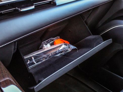 Used 2022 Cadillac Escalade ESV Sport Platinum w/ LPO, ONYX Package image 18