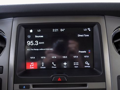 Used 2017 Ford Expedition XLT w/ Equipment Group 202A RWD image 29