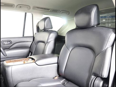 Used 2019 INFINITI QX80 Luxe RWD image 10