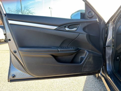 Used 2019 Honda Civic Sport image 8