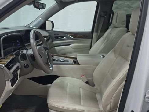 Used 2023 Cadillac Escalade Sport Platinum image 5