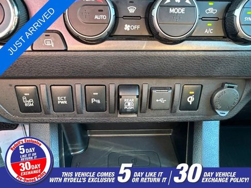 Used 2020 Toyota Tacoma TRD Sport w/ TRD Premium Sport Package AWD/4WD image 19