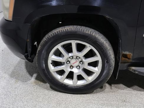Used 2013 Chevrolet Avalanche LTZ AWD/4WD image 9