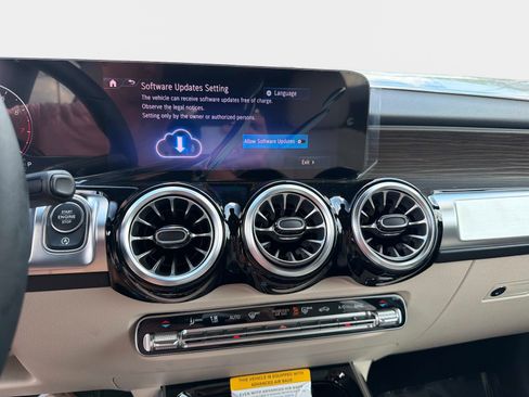 New 2026 Mercedes-Benz GLB 250 image 21