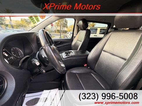 Used 2018 Mercedes-Benz Metris Passenger image 17