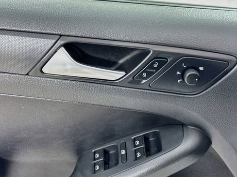 Used 2014 Volkswagen Jetta SE FWD image 20