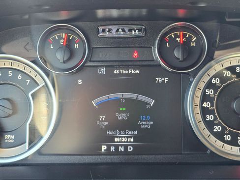 Used 2017 RAM 1500 Laramie w/ Convenience Group AWD/4WD image 8