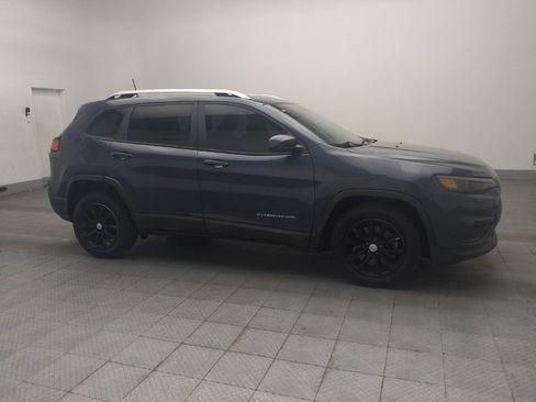 Used 2020 Jeep Cherokee Latitude FWD image 11