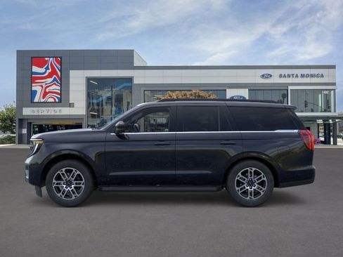 New 2026 Ford Expedition Active RWD image 3